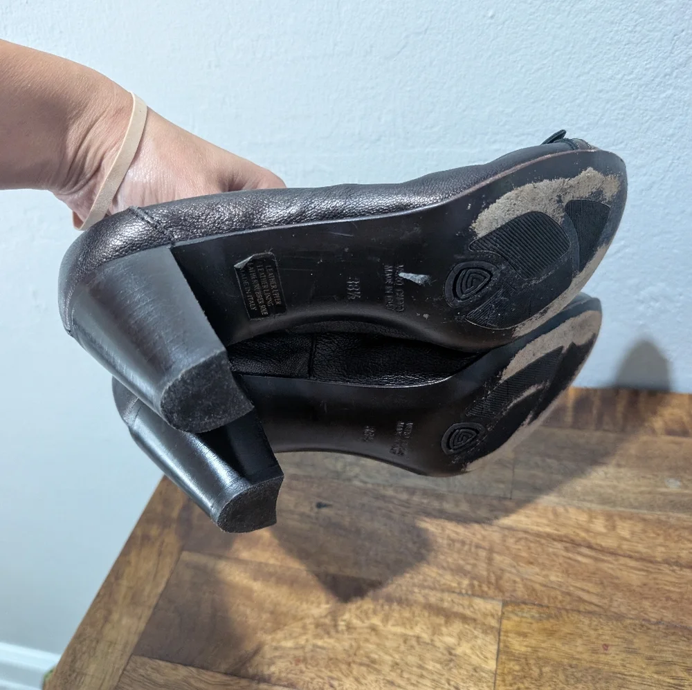 AGL Attilio Giusti Leombruni Bronze‎ Black Leather Buckle Pumps Size 38.5/8.5
